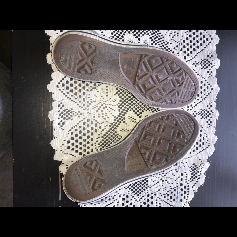 🛑🛑SOLD🛑🛑Converse All Star Low Top Sneakers - Picture 4 of 5